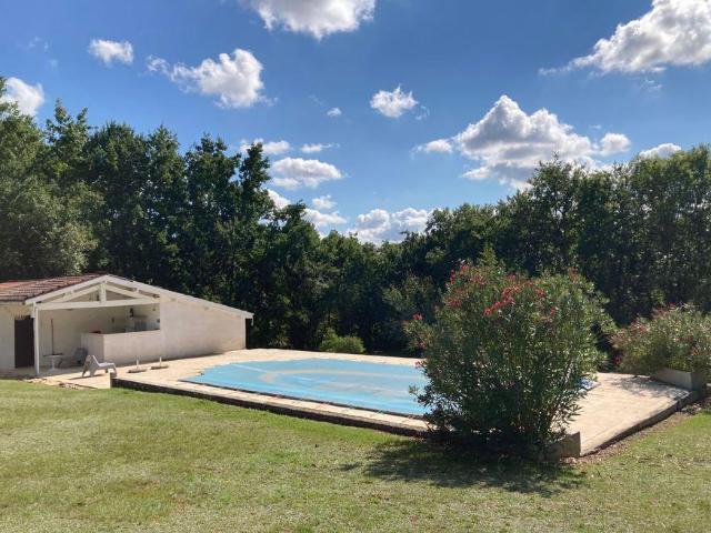 Maison Contemporaine Sur 7889 M² De Terrain Avec Piscine Et. 167m² Montayral