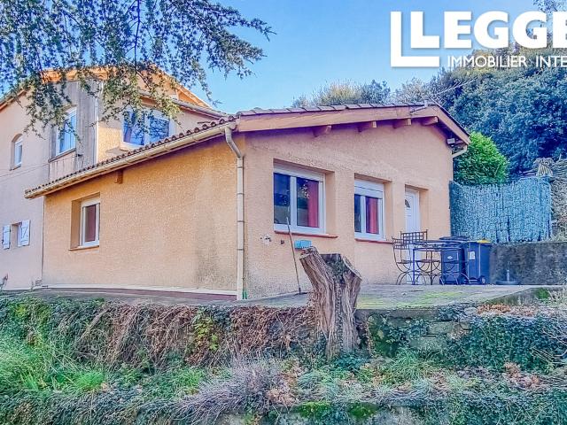 Maison contenant 2 gîtes équipés 4 étoiles, calme absolu et revenus attractifs sur terrain de plus de 1000 m²