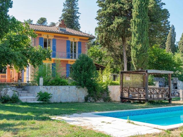 Maison, Contes