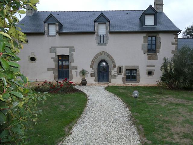 Maison, Contest