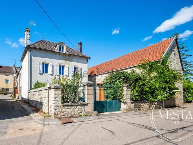 Maison, Corcelles les Monts