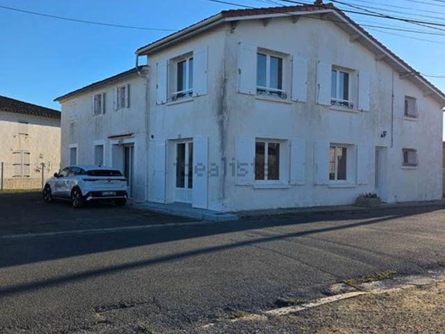 Maison, Corme Royal