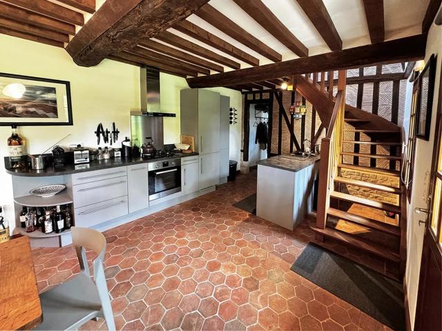 Maison Cormeilles, maison 3ch, 2sdb + annexe: 1ch, sdd. terrain
