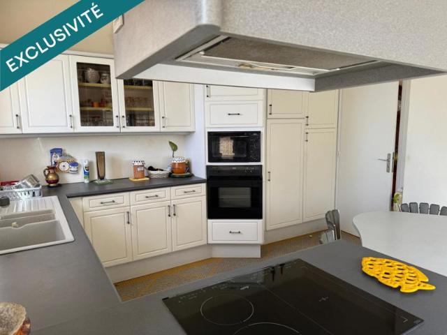 Maison cossue, très bien agnecée, matériaux de qualité