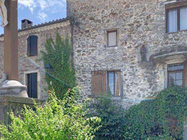 Maison, Causse de la Selle