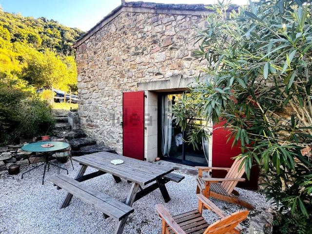 Maison, Causses et Veyran