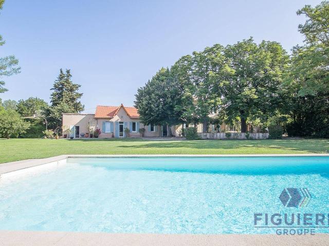 Maison Cabries 8 pièce s 296.29 m2 piscine meublée