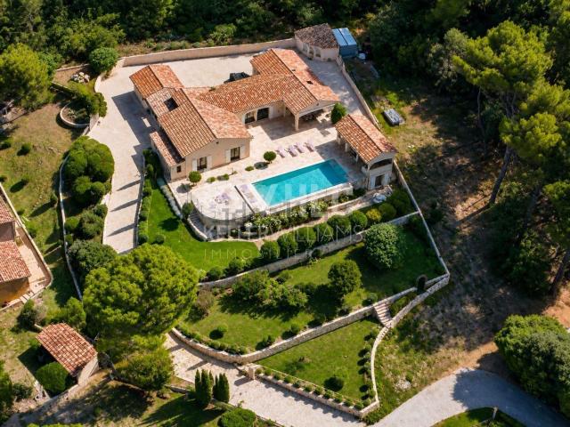 Maison, Cabris