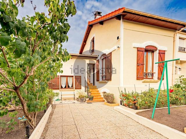 Maison, Cachan