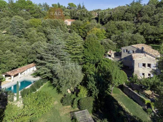 Maison, Cadenet