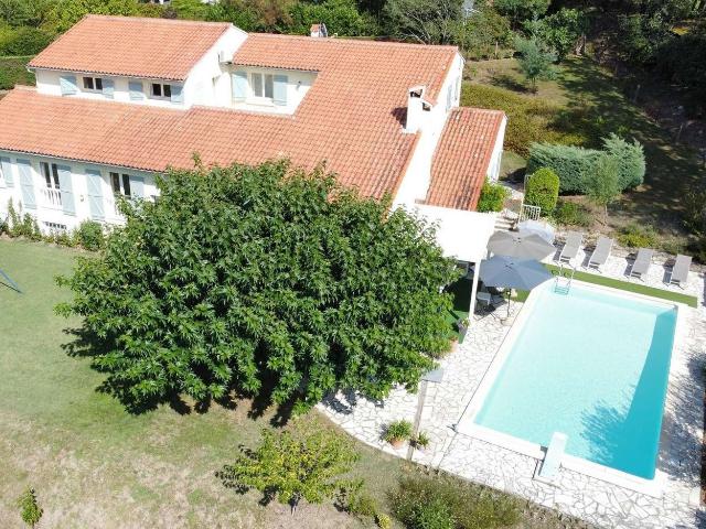 Maison, Cambon