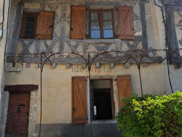Maison, Cancon