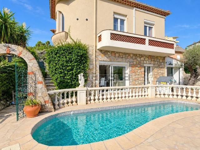 Maison, Cannes