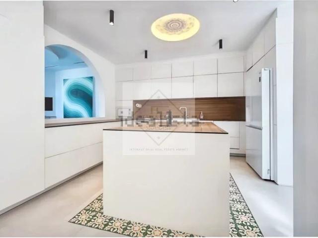 Maison, Cannes