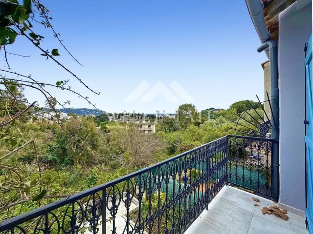 Maison, Cannes