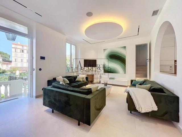 Maison, Cannes