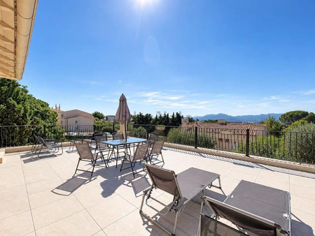 Maison, Cannes