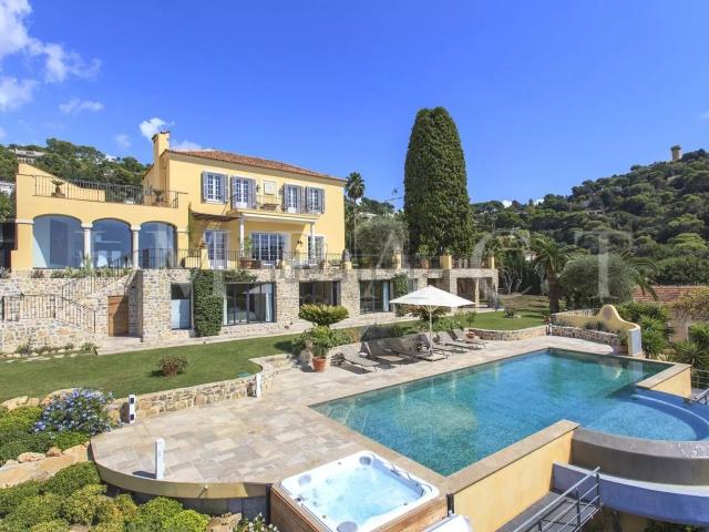 Maison, Cannes
