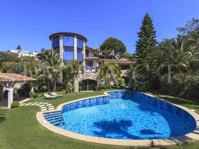 Maison, Cannes