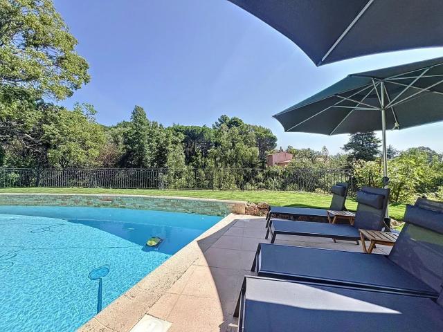 Maison, Cannes