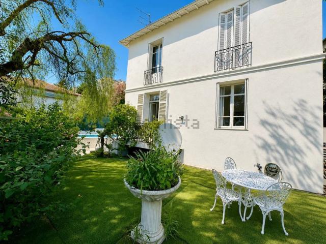 Maison, Cannes