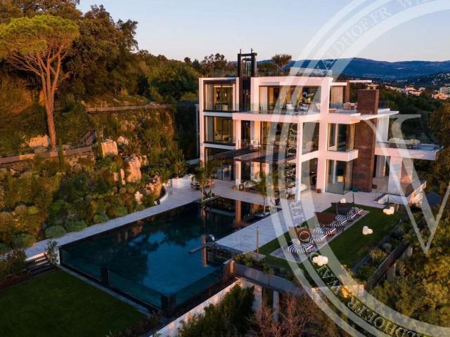 Maison, Cannes