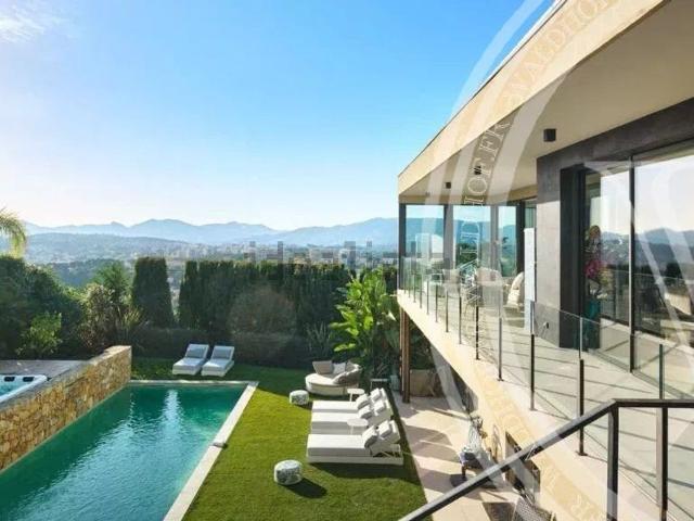 Maison, Cannes
