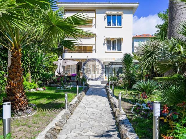 Maison, Cannes