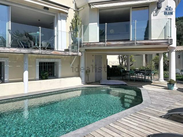 Maison, Cannes
