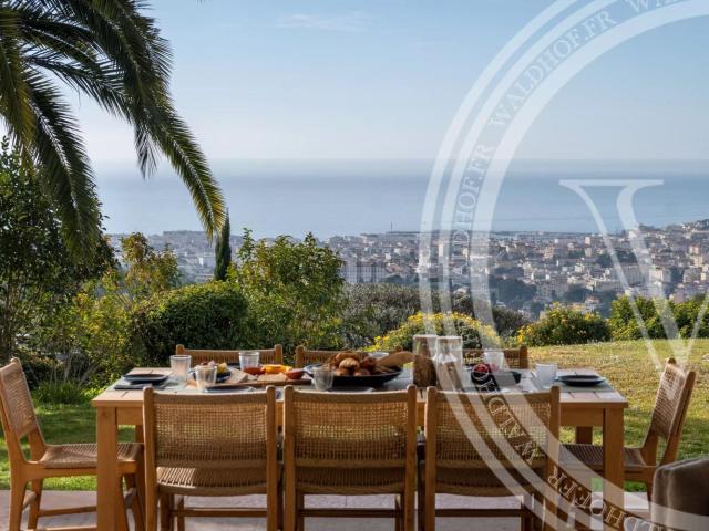 Maison, Cannes