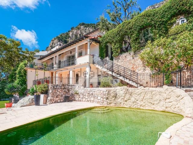Maison, Cap d&apos Ail