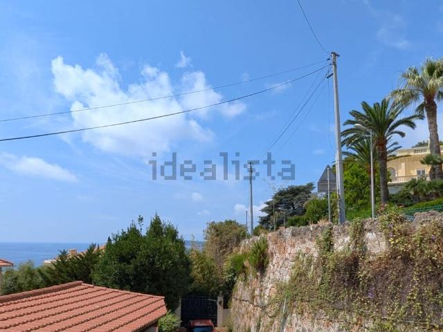 Maison, Cap d&apos Ail