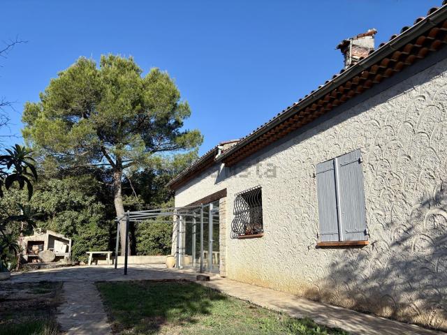 Maison, Carcès