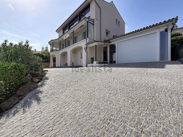 Maison, Caraman