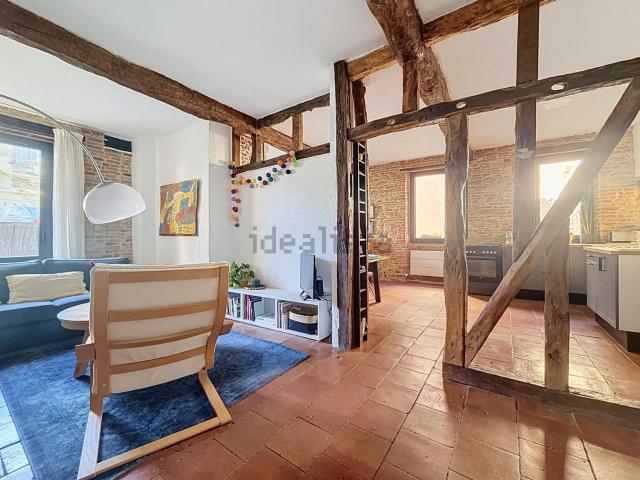 Maison, Caraman