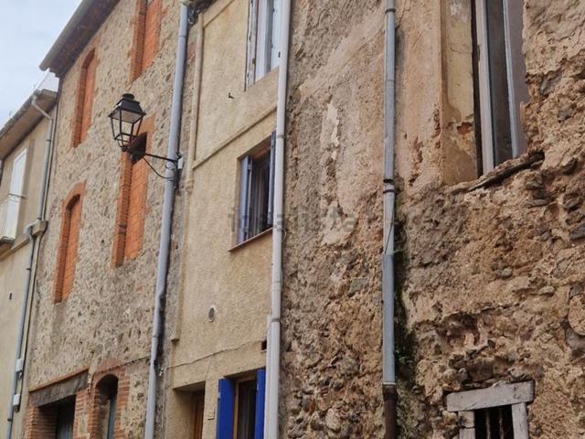 Maison, Caramany