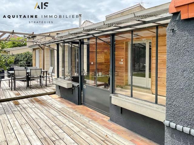 Maison, Carbon Blanc