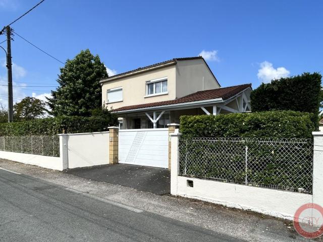 Maison, Carbon Blanc