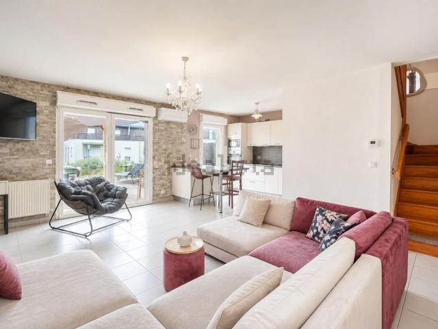 Maison, Carbon Blanc