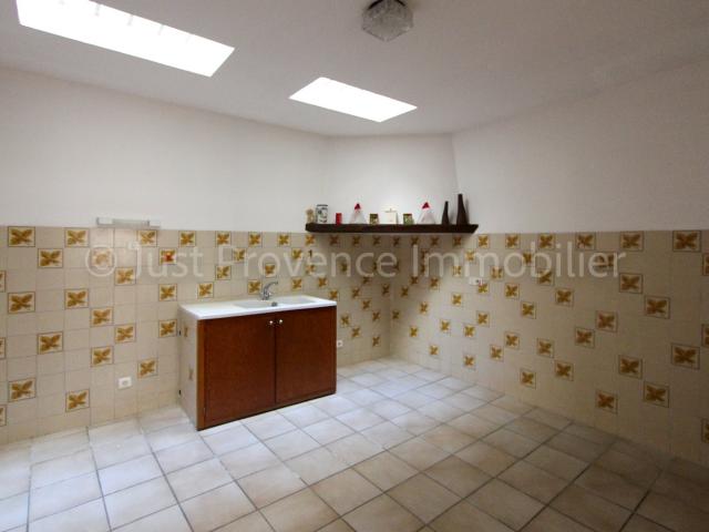 Maison Caromb 5 pièces 129 m2 avec terrasse et garage. 129m² Caromb