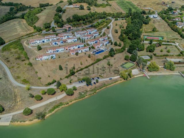 Maison, Carla Bayle
