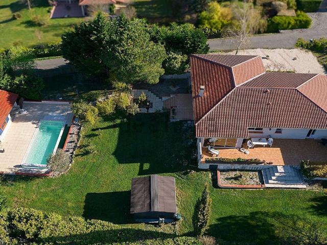 Maison, Carla Bayle