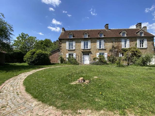 Maison, Carrouges