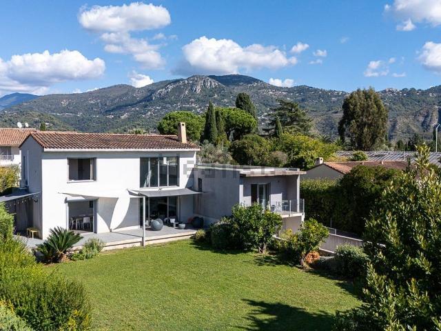 Maison, Carros