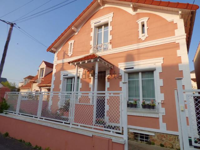 Maison, Carrières sur Seine