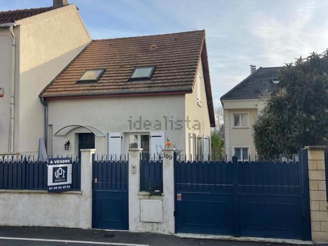 Maison, Carrières sur Seine
