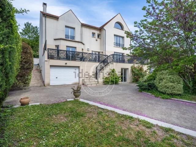 Maison, Carrières sur Seine