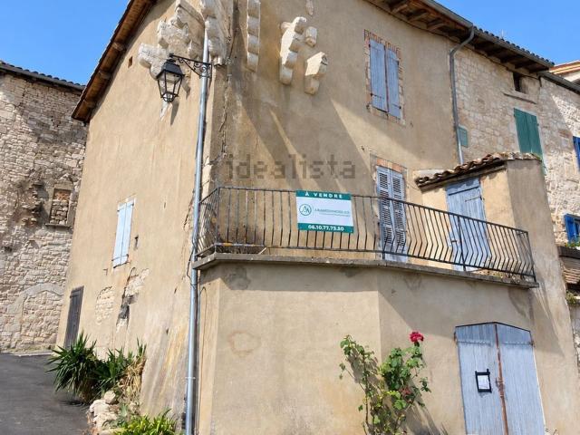 Maison, Castelnau de Montmiral