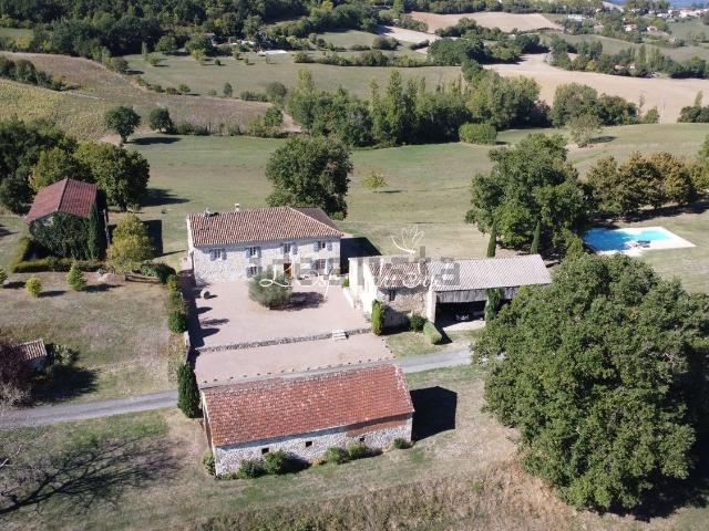 Maison, Castelnau de Montmiral