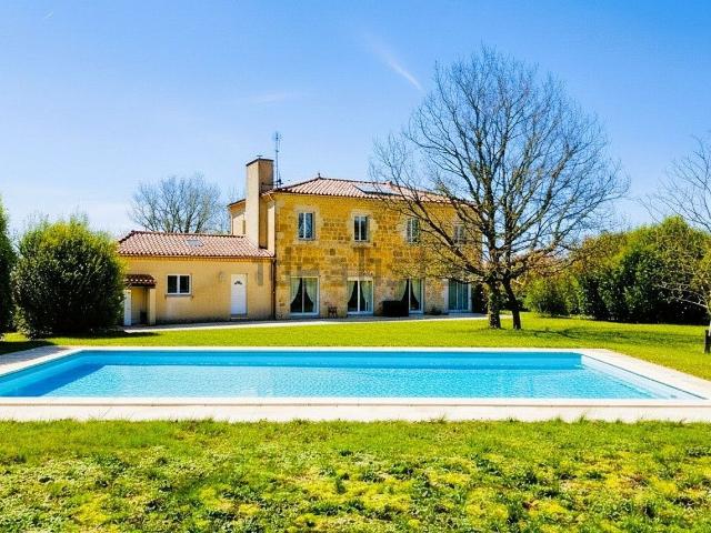 Maison, Castelnau de Montmiral